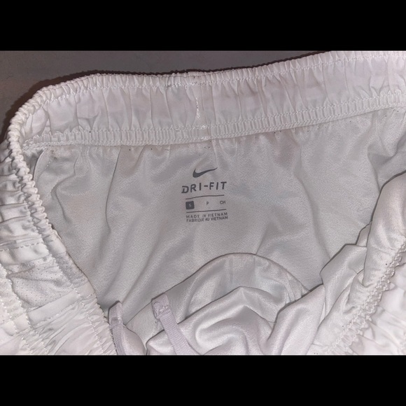 nike shorts - Picture 2 of 3